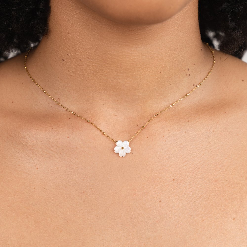 Greatness Blossom Flower Necklace Omelia & Oliver Jewels