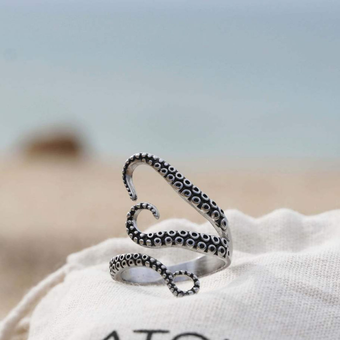 Embrace - Premium Silver Tentacle Ring Omelia&Oliver Jewels