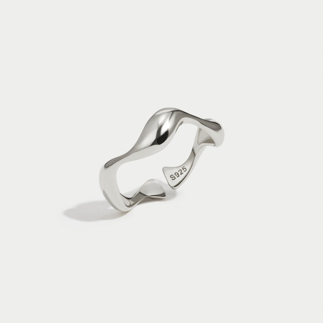 Waves - Minimalist Ring