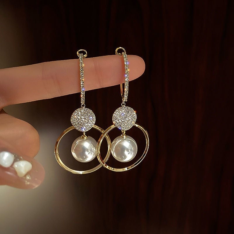 Zerra Luxe Earrings with Cultured Pearls