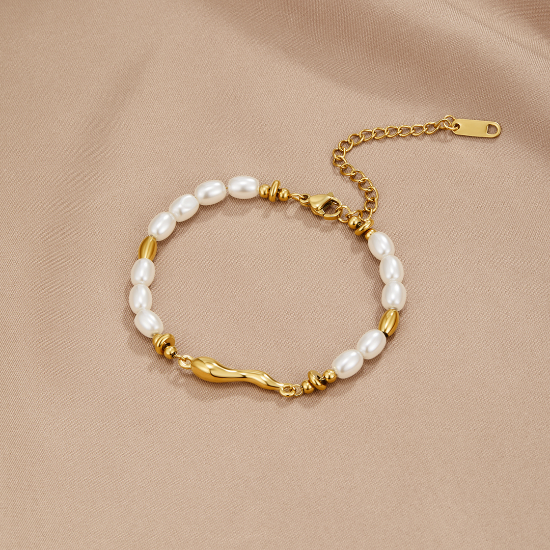 Lov Freshwater Pearl Bracelet