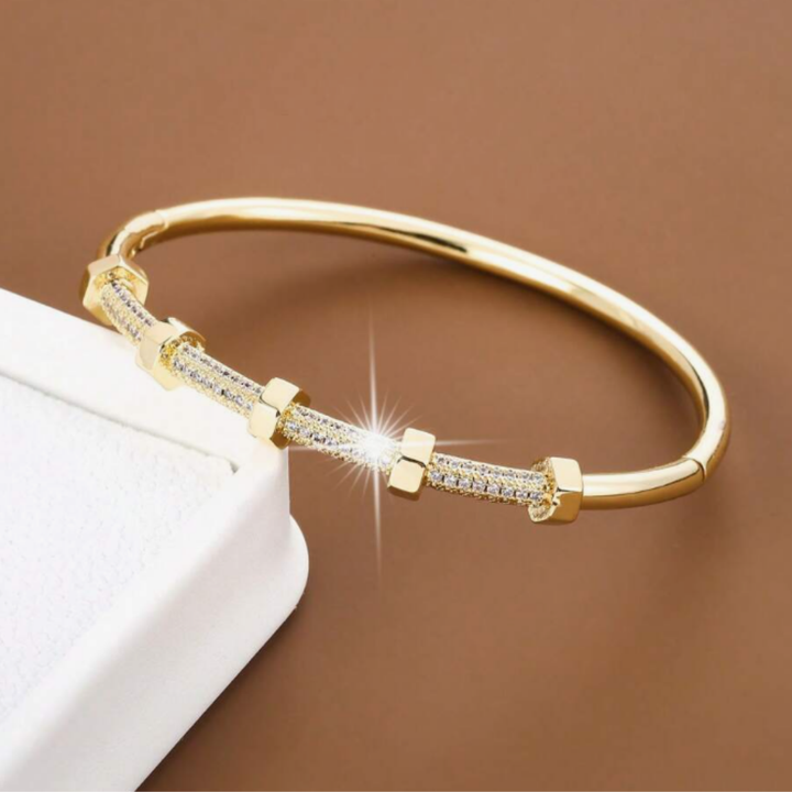 Madison - Gold Moissanite Glow Omelia&Oliver Jewels