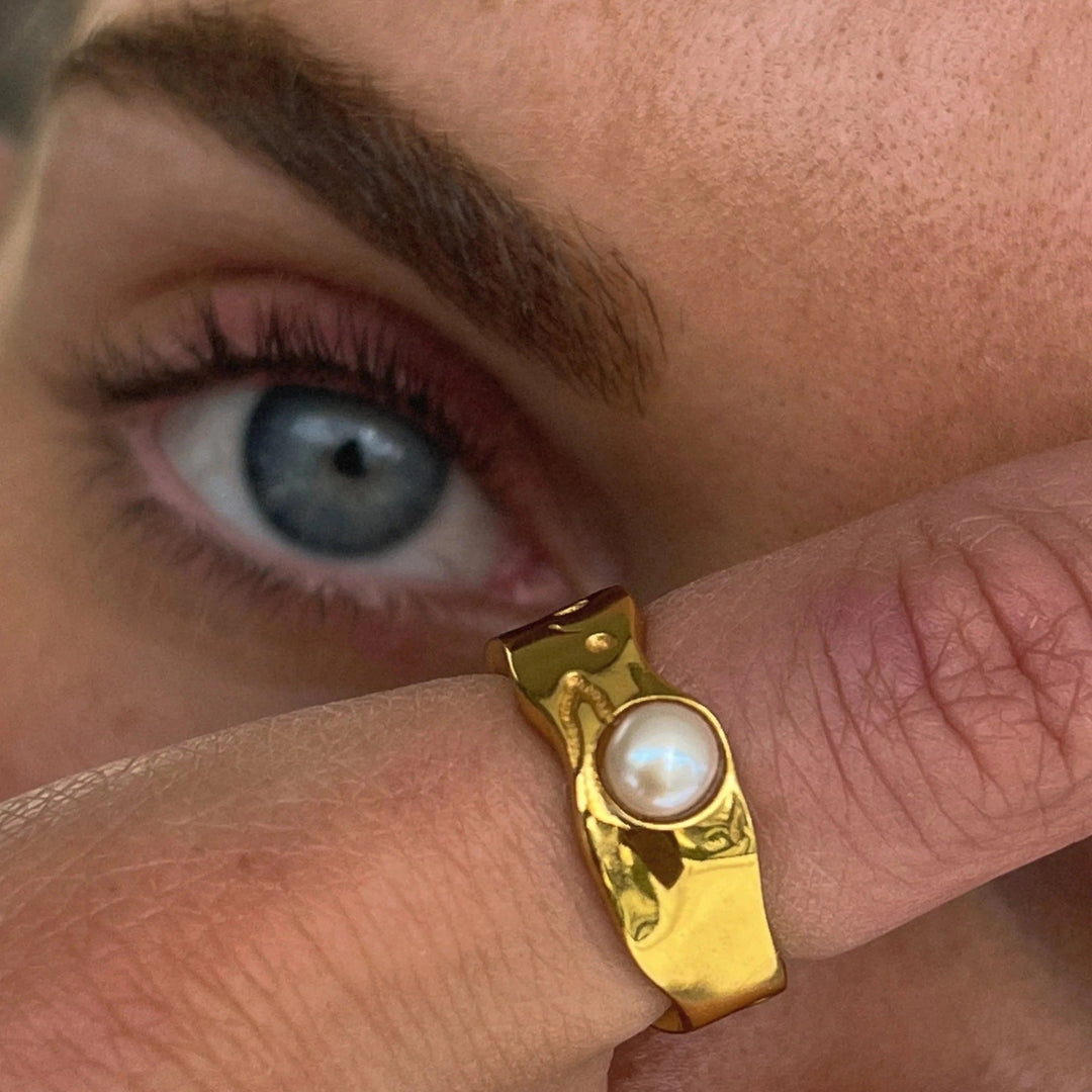 Gold-Plated Daisy Ring Omelia&Oliver Jewels