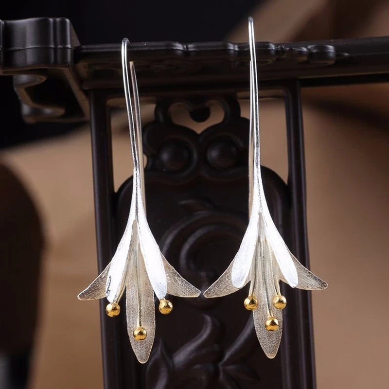 Elegant Silver Blossom Earrings Omelia&Oliver Jewels