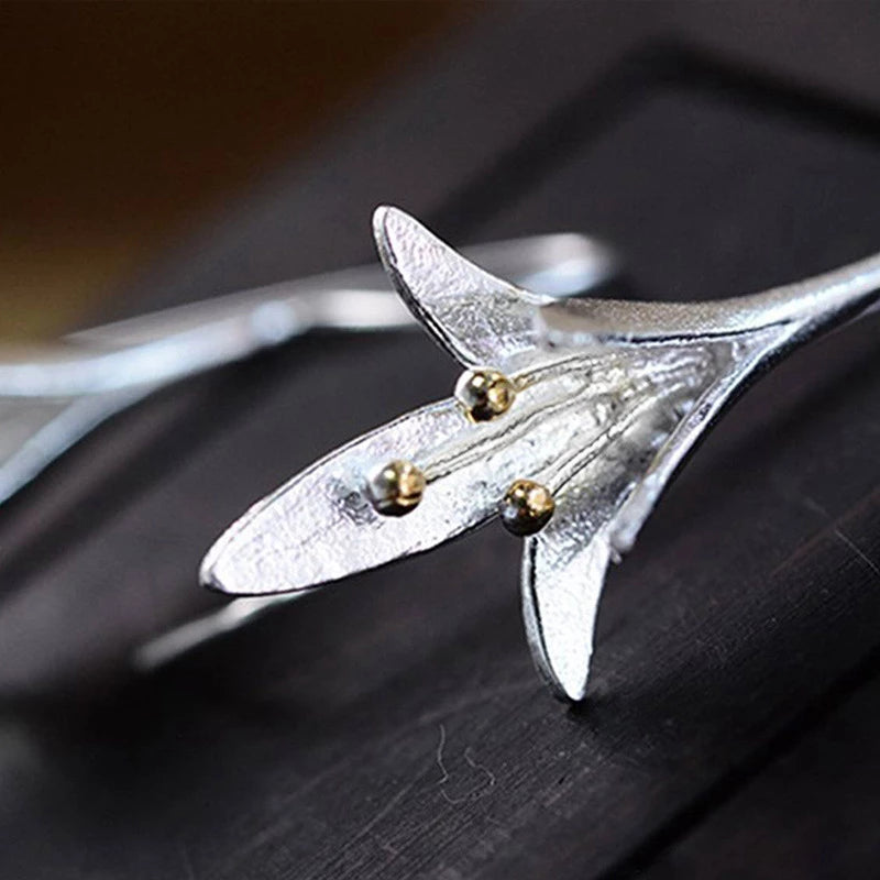 Elegant Silver Blossom Earrings Omelia&Oliver Jewels