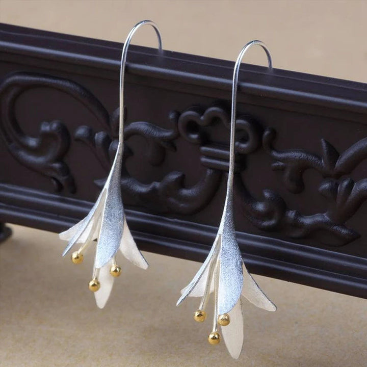 Elegant Silver Blossom Earrings Omelia&Oliver Jewels