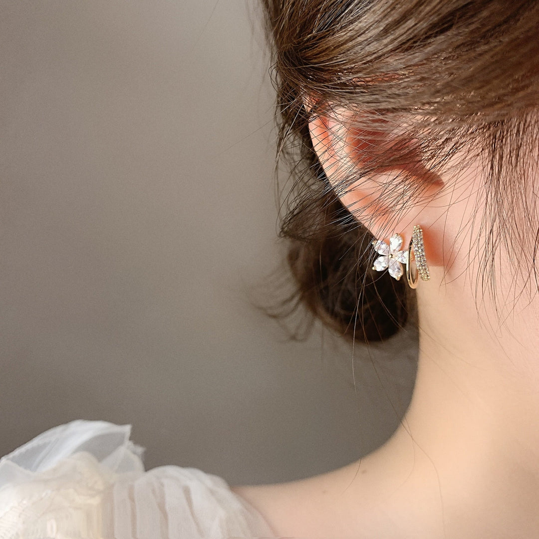 Blossom - Gold Floral Earrings Omelia&Oliver Jewels