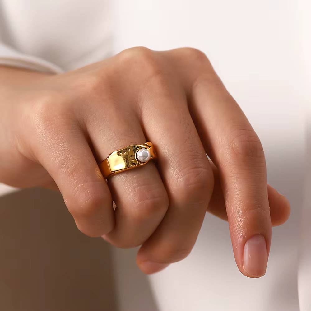 Gold-Plated Daisy Ring Omelia&Oliver Jewels