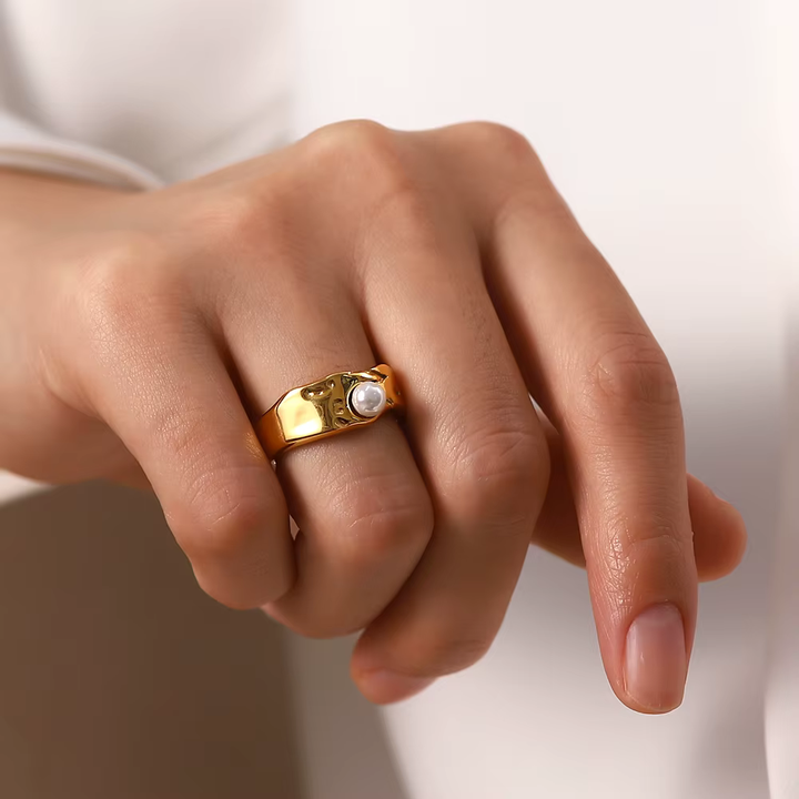 Gold-Plated Daisy Ring Omelia&Oliver Jewels