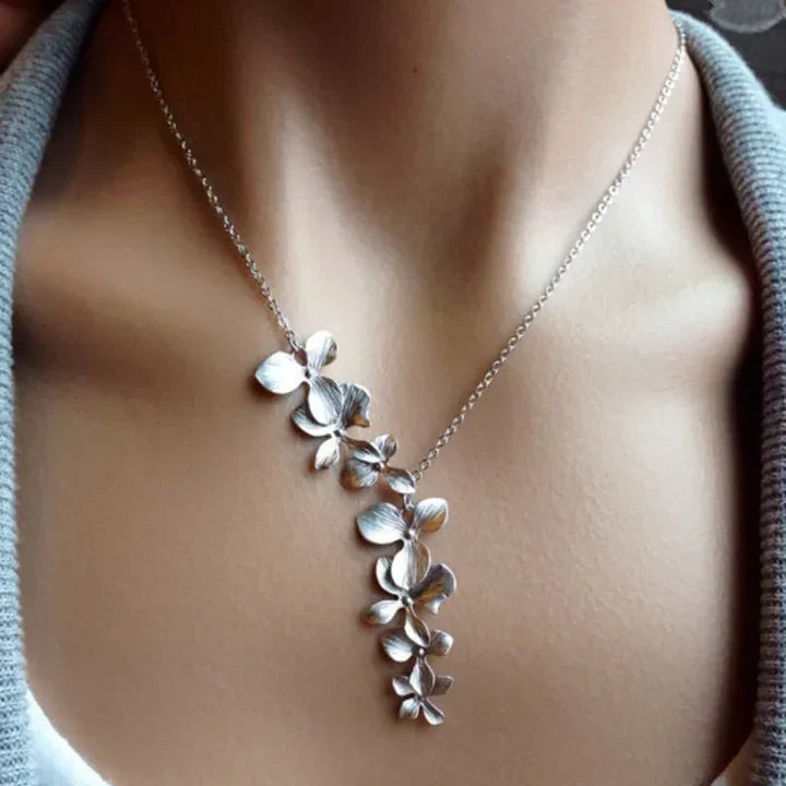 Retro Silver Floral Necklace Omelia&Oliver Jewels
