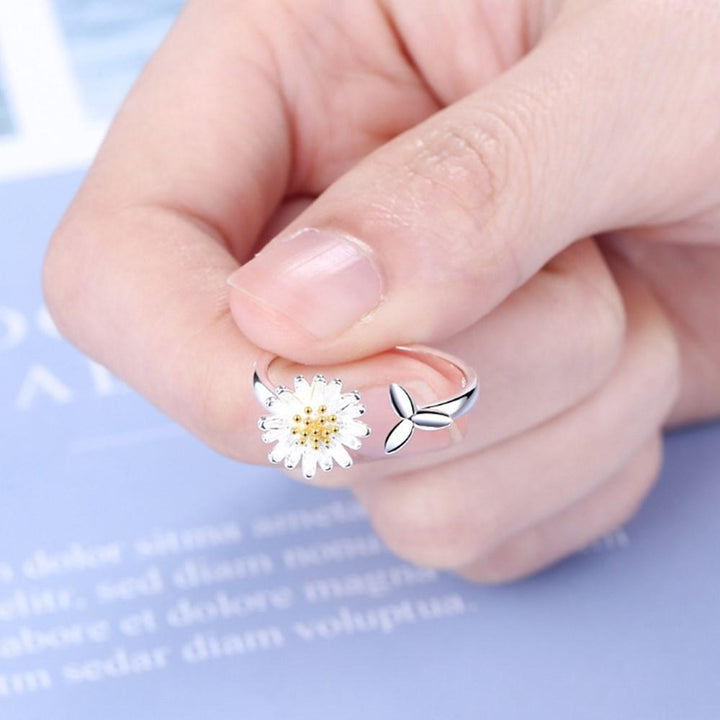 Joy - Adjustable Silver Sunflower Ring Omelia&Oliver Jewels