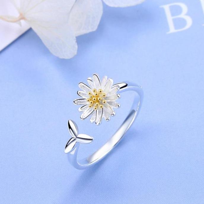Joy - Adjustable Silver Sunflower Ring Omelia&Oliver Jewels