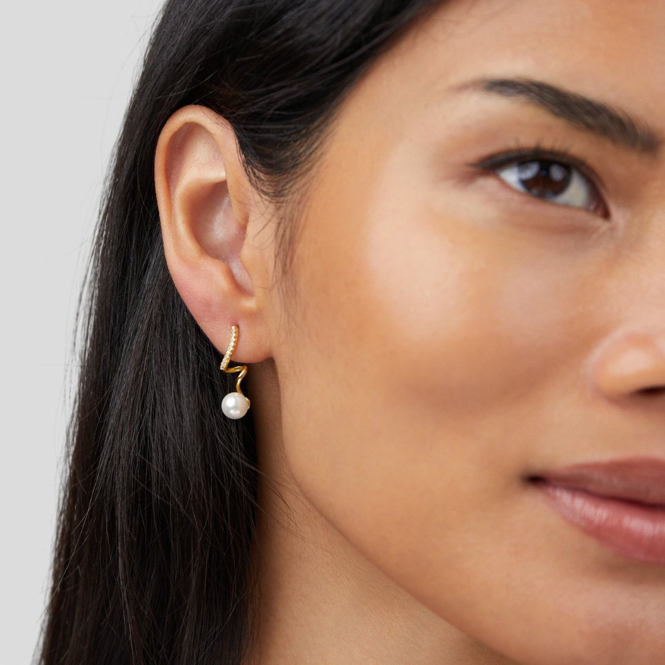 Tam Pearl Wave Earrings