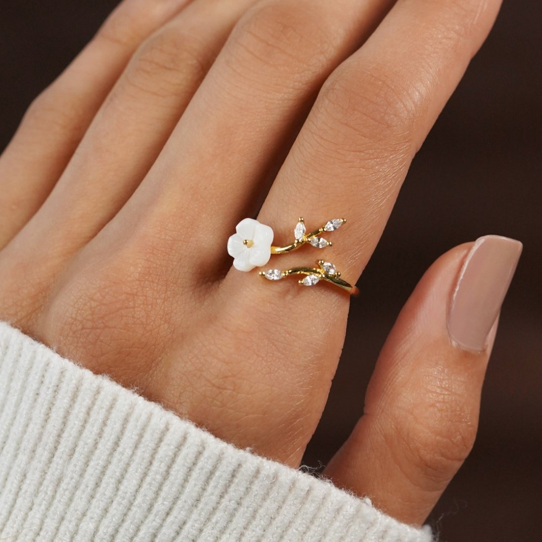 Rise - White Blossom Ring